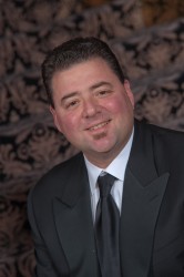 Headshot Stuart Teicher