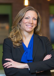 Laurie Poulos Headshot